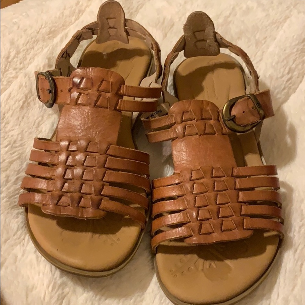 Born leather sandals